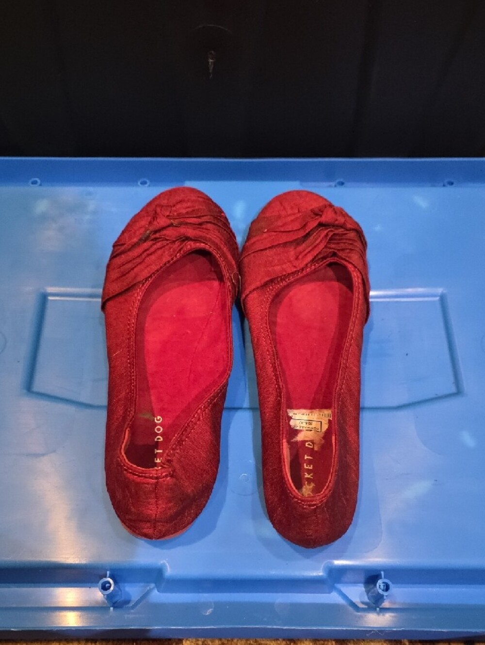 Rocket Dog Women's Burgundy Ruched Ballet Flats - Picture 2 of 4